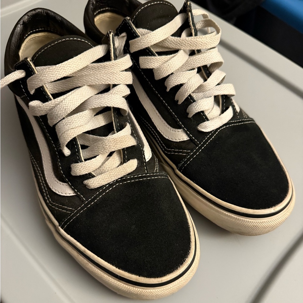 Vans - Picture 3 of 5